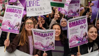 Estudiantes durante a manifestación del 8-M en Madrid.
