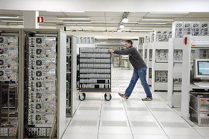 El centro de cálculo de CERN está siendo ampliado para alojar los miles de ordenadores del sistema Grid.