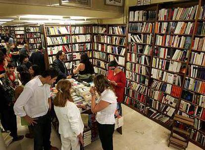 La lista de libros más vendidos incluye obras en las que coinciden una buena crítica y el apoyo del público.