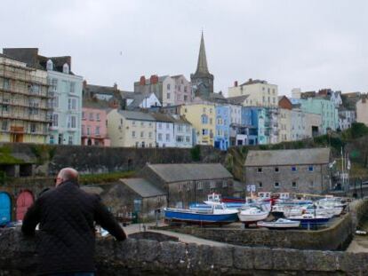 Tenby es un pueblo marinero en Pembrokeshire. Es famoso por su vida nocturna y sus restaurantes de pescado. 