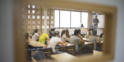 Alumnos de bachillerato durante las pruebas de acceso a la universidad.