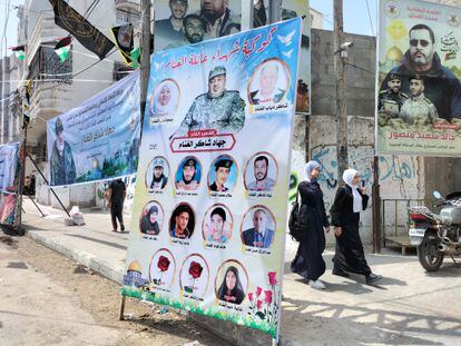 Cartel en homenaje a Yihad Shaker Al Ghanam, secretario general del consejo militar de las Brigadas Al Quds, muerto en uno de los asesinatos selectivos israelíes, este lunes en Rafah, en el sur de la franja de Gaza.