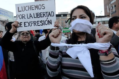 Manifestación por la libertad de expresión ante la sede del partido gubernamental Alianza País, el pasado 28 de julio en Quito.