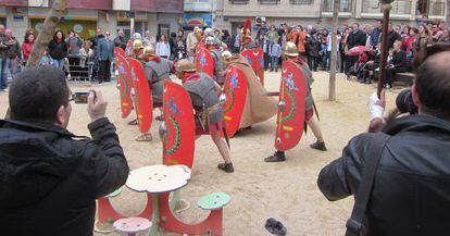 Legiones romanas, durante su desfile por La Vila Joiosa.