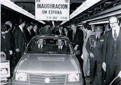 El Rey Juan Carlos, en la inauguración de la factoría de General Motors en Figueruelas (Zaragoza) en el año 1982.