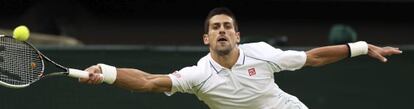 Djokovic devuelve una bola ante Troicki.