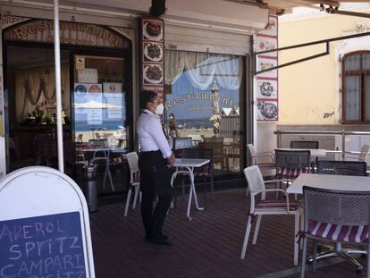 Restaurante vacío en Tenerife