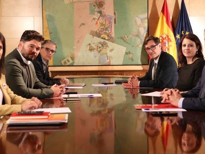 Reunión celebrada este martes en el Congreso entre ERC y PSOE. En vídeo, declaraciones de Ábalos tras la reunión.