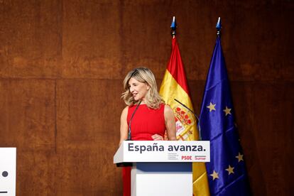 Yolanda Díaz, vicepresidenta en funciones, tras la firma del acuerdo, en el Museo Reina Sofía, en Madrid. 