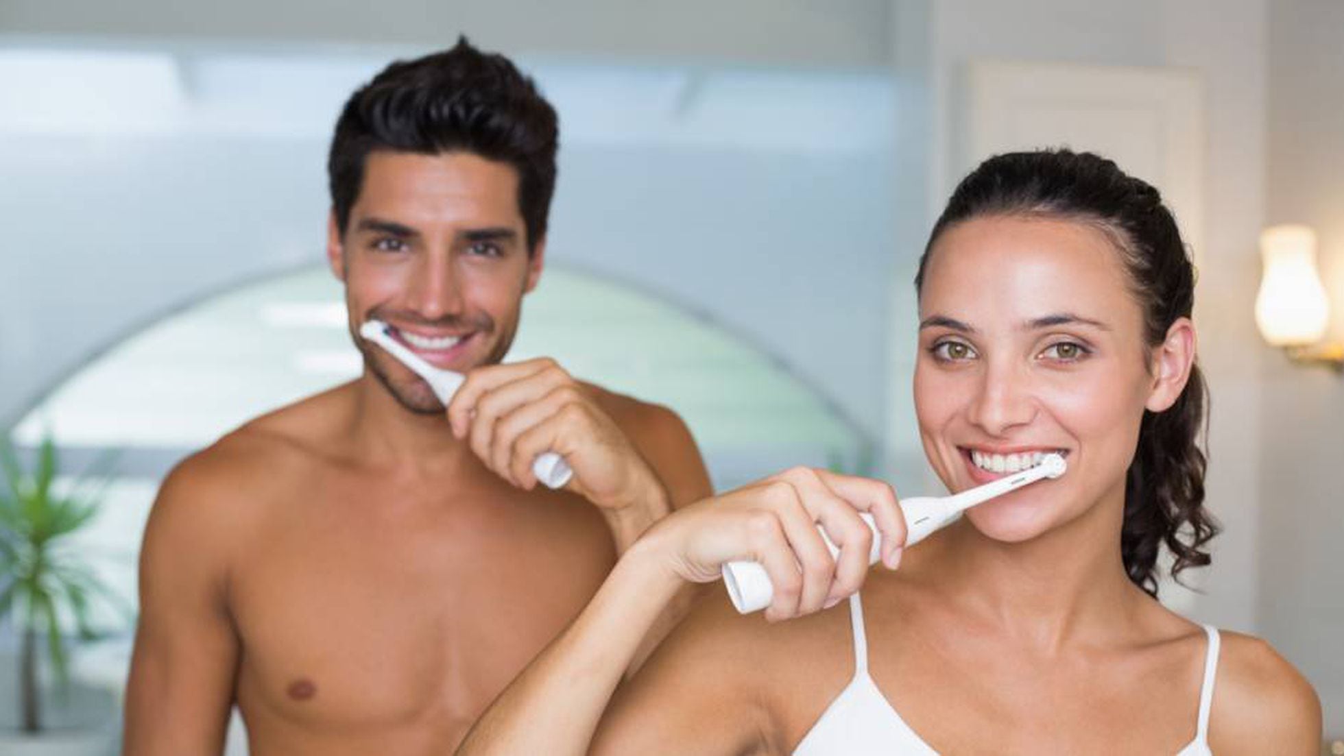 veterano valor Alerta Probamos cuatro cepillos de dientes eléctricos baratos y elegimos el mejor  | Escaparate: compras y ofertas | EL PAÍS