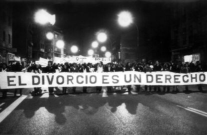 Manifestaci&oacute;n a favor del divorcio en Madrid, en 1981