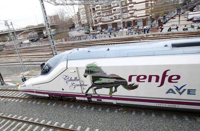Un tren d'alta velocitat a València.