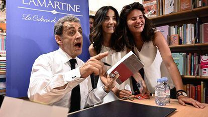 Nicolas Sarkozy durante la presentación de sus memorias en una librería de París el pasado día 28.