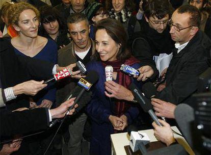 La candidata Ségolène Royal votó en la localidad de Melle, en el oeste francés.