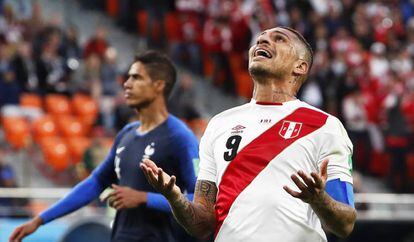Paolo Guerrero, en el partido ante Francia.