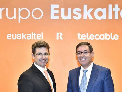 José Miguel García, nuevo consejero delegado de Euskaltel, y el presidente de la compañía, Alberto García Erauzkin.