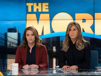 Reese Witherspoon y Jennifer Aniston en 'The Morning Show'.