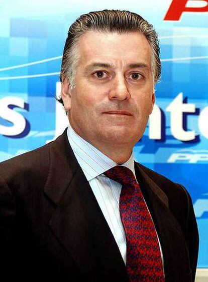 Luis Bárcenas, senador y tesorero del Partido Popular.