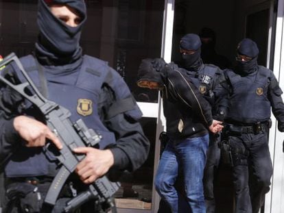 Uno de los detenidos en la operación en Sabadell