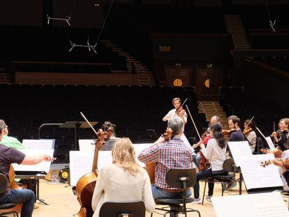 Ensayo de la Orquesta Sinfónica de Galicia el pasado 17 de junio en A Coruña, en una imagen cedida por la formación.