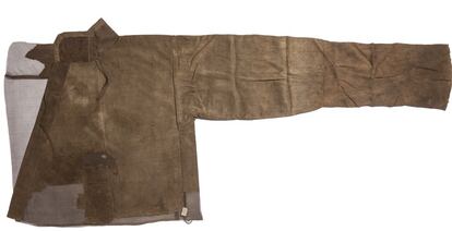 Trozo de un traje, China, Dinastía Han (206 AC– 220 DE). Encontrado en Noin-Ula, Mongolia, seda bordada.