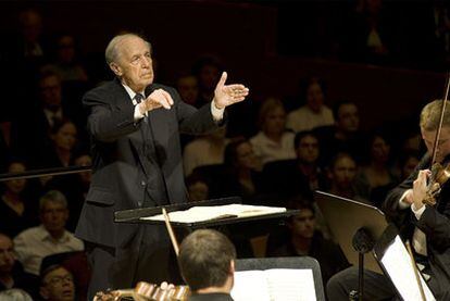 Pierre Boulez dirige la orquesta del Festival de Lucerna, el pasado miércoles.