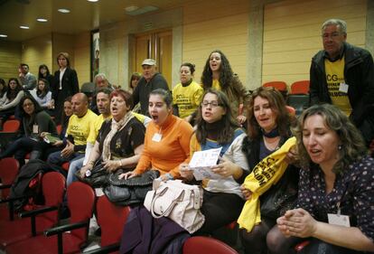 Los manifestantes afectados por las preferentes dentro del Parlamento