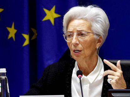 Lagarde: “La vacuna no altera las previsiones del BCE”
