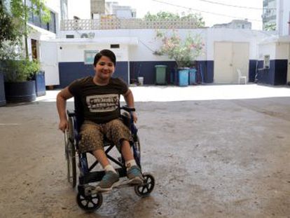 El sirio M. nunca ha ido a clase, porque no ha encontrado una escuela equipada para acoger a personas discapacitadas como él