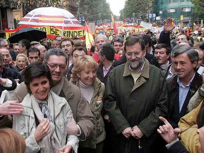 María San Gil, Alberto Ruiz-Gallardón, Esperanza Aguirre, Mariano Rajoy y Ángel Acebes.