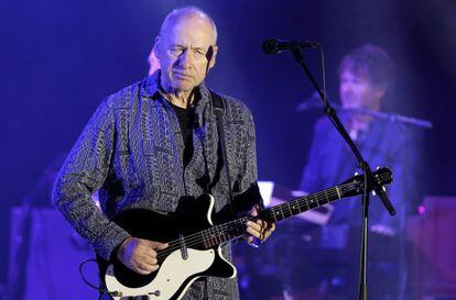 Mark Knopfler durante el concierto en Pirineos Sur.