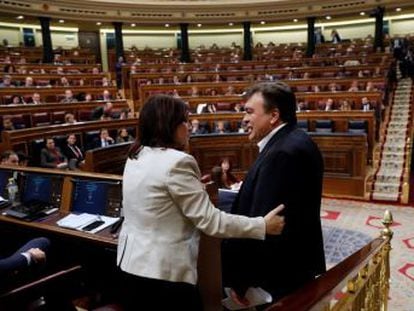 Tomás Guitarte, voto decisivo en la investidura de Sánchez, resiste ante las presiones