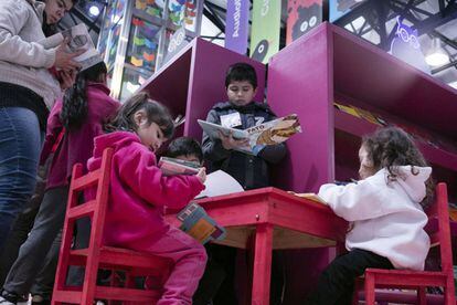Ni&ntilde;os participan de las actividades organizadas en la 26&ordf; Feria del Libro Infantil y Juvenil.