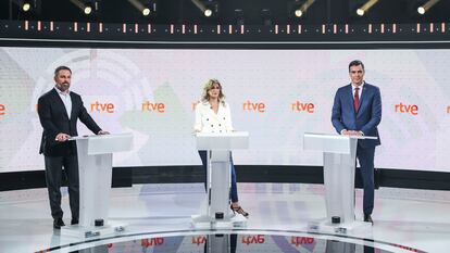 Santiago Abascal, Yolanda Díaz y Pedro Sánchez, en el debate electoral de RTVE el miércoles.
