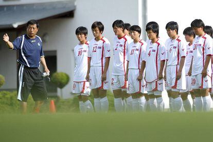 La selección de Corea del Norte, durante un entrenamiento en Alemania.