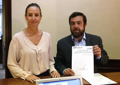 Melisa Rodríguez y Miguel Gutiérrez registran la Proposición de Ley Integral de Lucha contra la Corrupción y protección de los Denunciantes.
