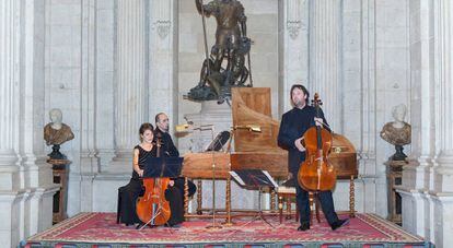 Un momento de la actuaci&oacute;n del grupo La Ritirata anoche en el Palacio Real.