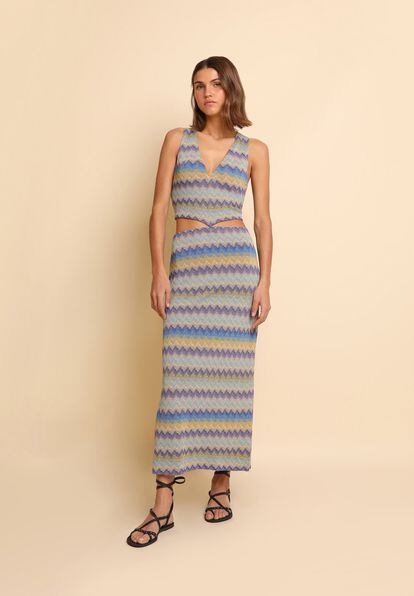 Si quieres darle un aire retro a tu estilo y mantenerte fiel a las tendencias al mismo tiempo, apuesta por este vestido de punto con aberturas de Scalpers.

99€