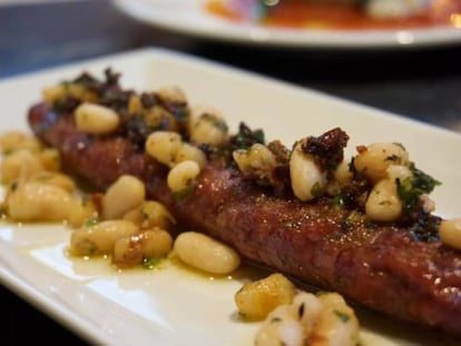 Butifarra con chimichurri de tomate seco y judías