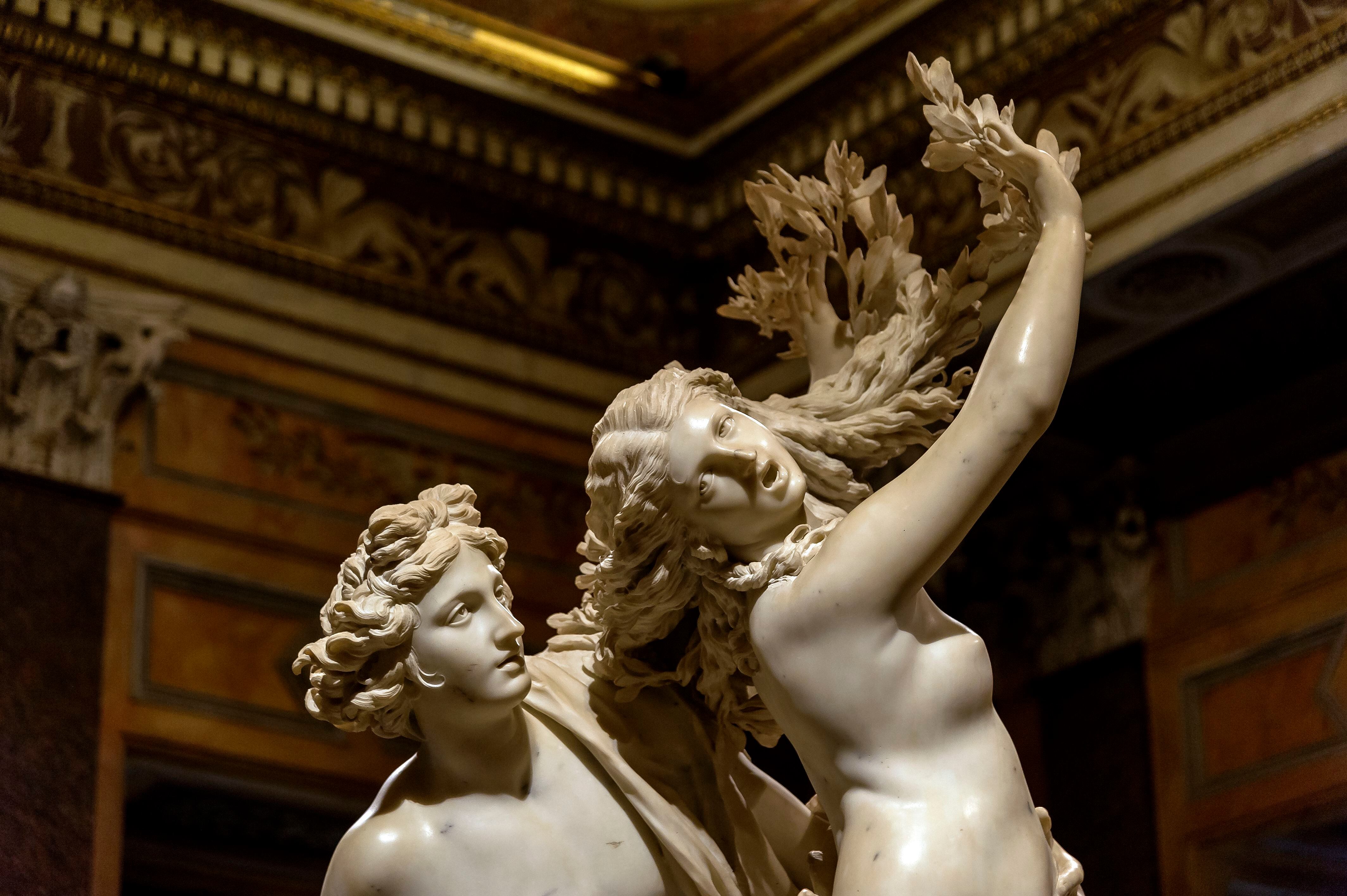 La escultura de Bernini en la Galería Borghese de Roma, que muestra el preciso momento en el que Dafne se transforma en un laurel.