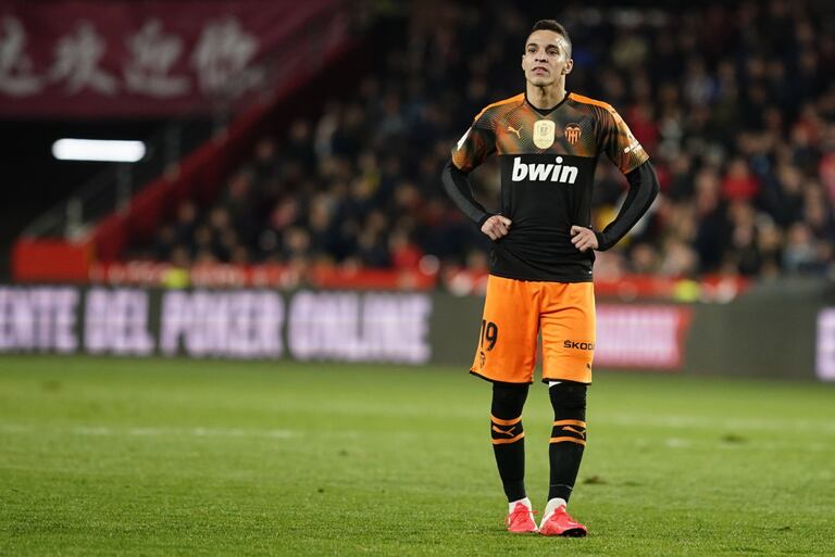 Rodrigo Moreno, tras finalizar un partido ante el Granada la pasada temporada.