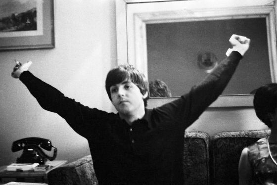 Paul McCartney en el hotel Barcelona. Julio de 1965