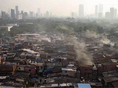 Dharavi, la barriada que inspiró ‘Slumdog Millionaire’, ya es, según TripAdvisor, el destino indio favorito. Un dilema entre la experiencia cultural y las vacaciones en la miseria ajena