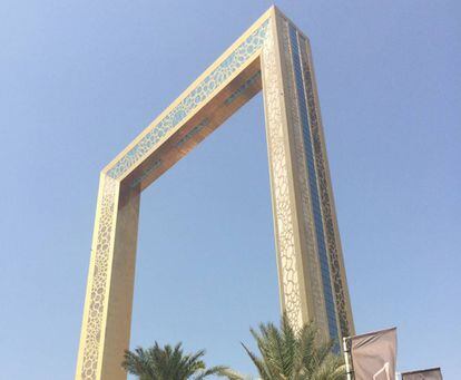 El emblemático Dubai Frame, el marco más grande del mundo de 150 m de altura.