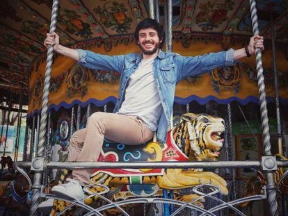 El actor Javier Pereira en el Parque de Atracciones.