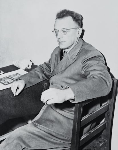 Arthur Seyss-Inquart, el último canciller austriaco antes de la anexión su país a Alemania, facilitó la ocupación y fue líder de esta. Los tribunales de Nuremberg lo juzgaron en el grupo de los 24 líderes nazis acusados de crímenes de guerra.