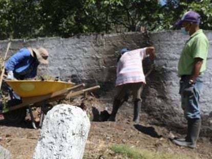 Adriana Arboleda, portavoz del Movimiento de Víctimas de Crímenes de Estado, ve esperanzadora la exhumación de Dabeiba, en Colombia, aunque  apenas es un inicio 