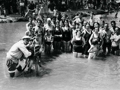 Escena del Manzanares. Madrid, agosto de 1935©Alfonso. Vegap, Madrid, 2021