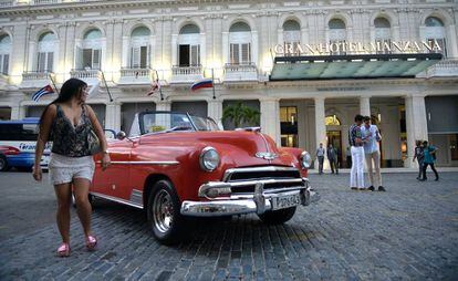 Fachada del Gran Hotel Manzana en La Habana (Cuba).