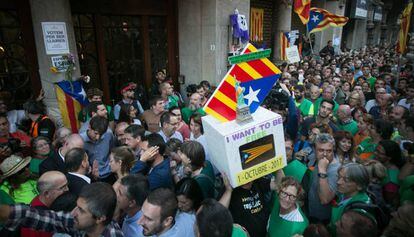 Manifestación independentista frente a la Conselleria de Economía de la Generalitat en septiembre dle pasado año.